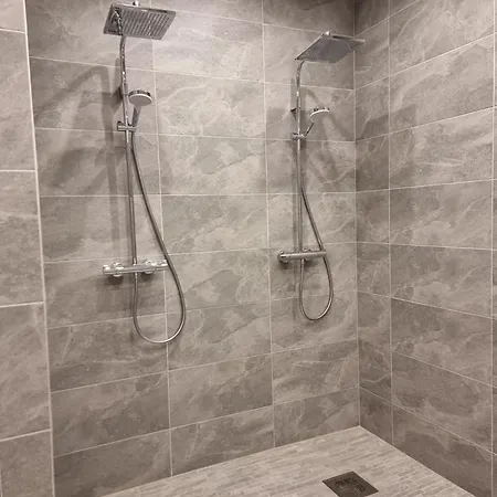 Rannamaja Kuemblustuenni & Saunaga