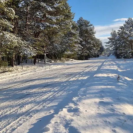 Rannamaja Kuemblustuenni & Saunaga بيت للعطل *