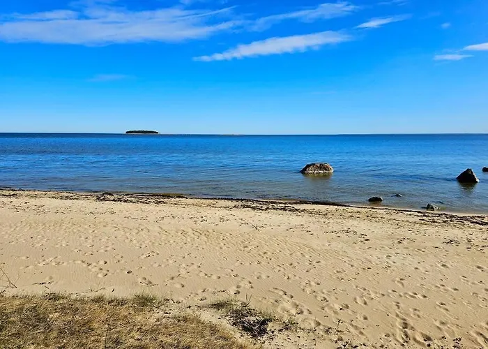 Rannamaja Kuemblustuenni & Saunaga * Haapse