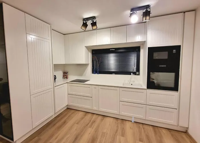 Rannamaja Kuemblustuenni & Saunaga Ferienhaus Haapse