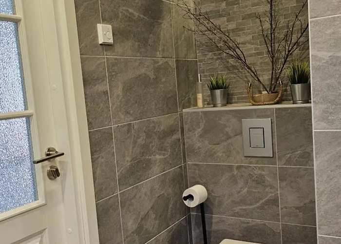 Rannamaja Kuemblustuenni & Saunaga Ferienhaus Haapse