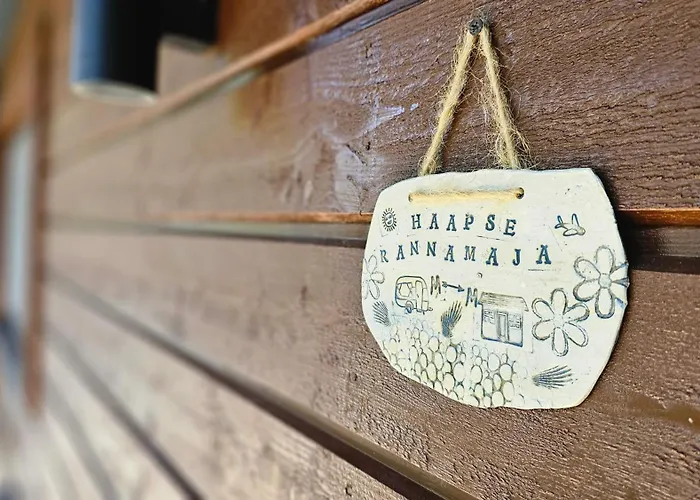 Rannamaja Kuemblustuenni & Saunaga Ferienhaus